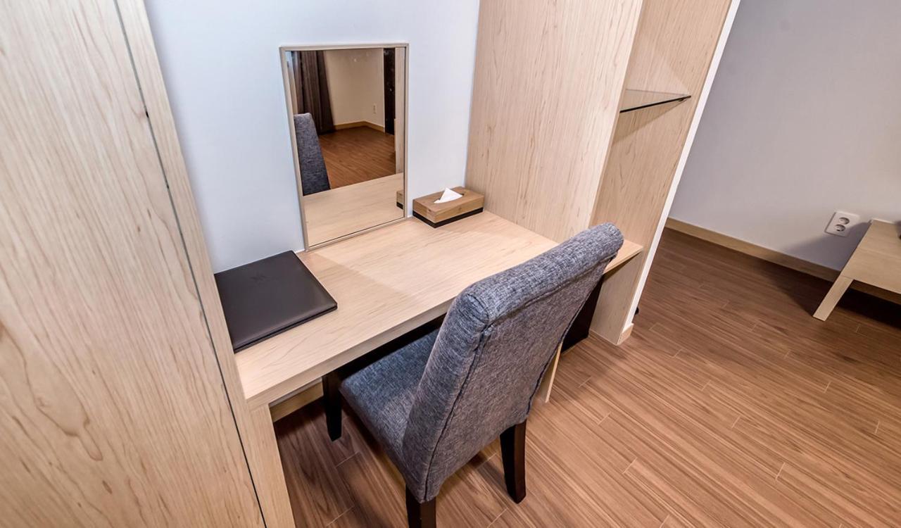 Hotel Shalom Чеджу Екстериор снимка