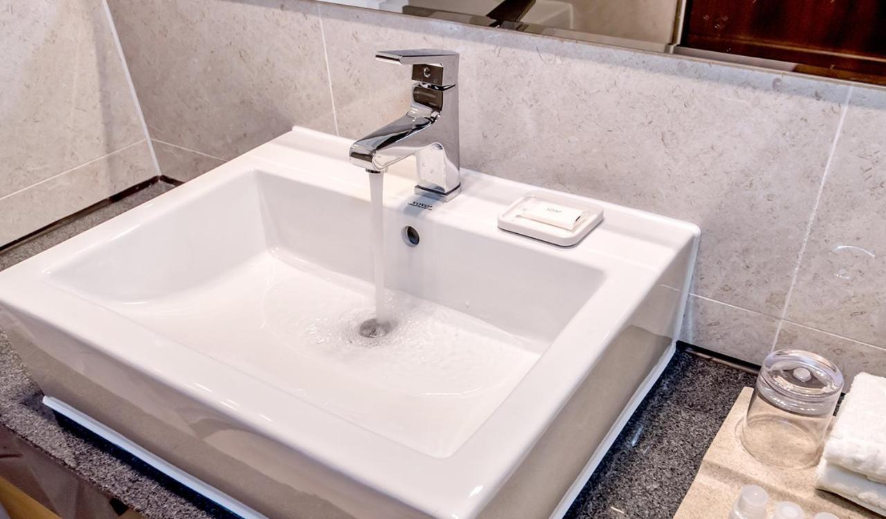 Hotel Shalom Чеджу Екстериор снимка