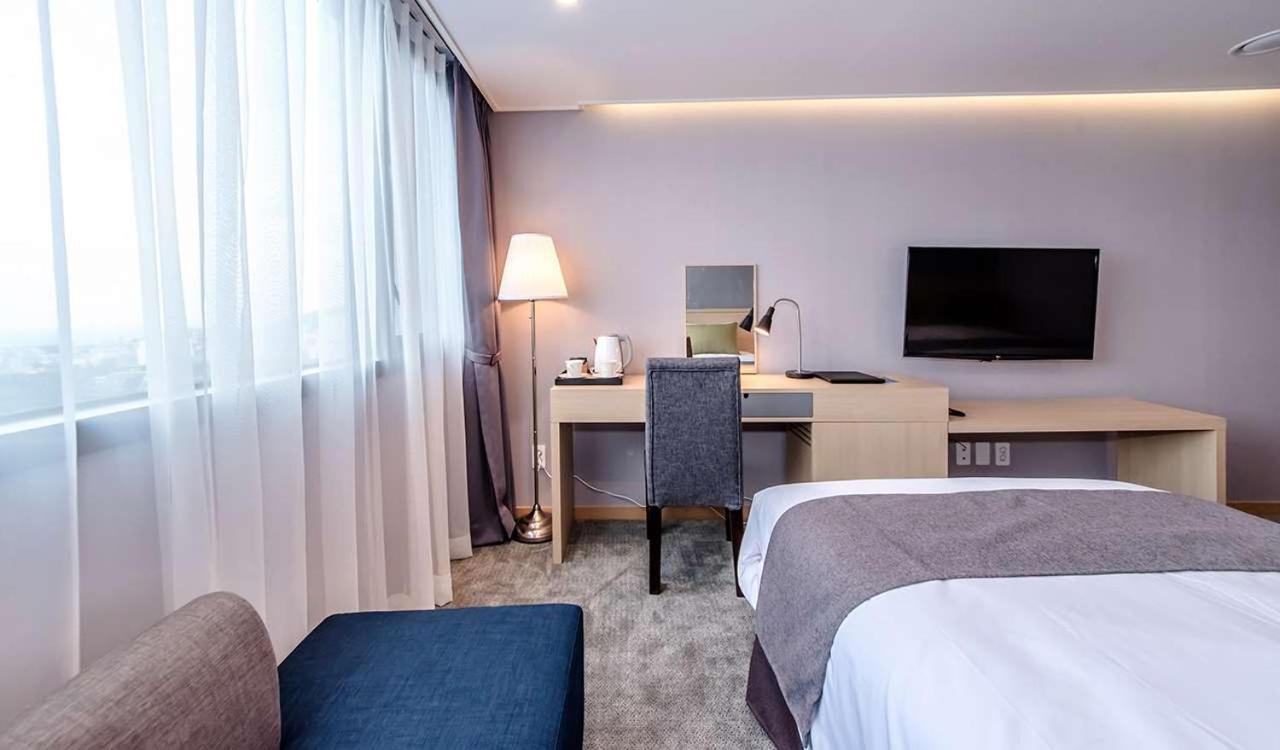 Hotel Shalom Чеджу Екстериор снимка