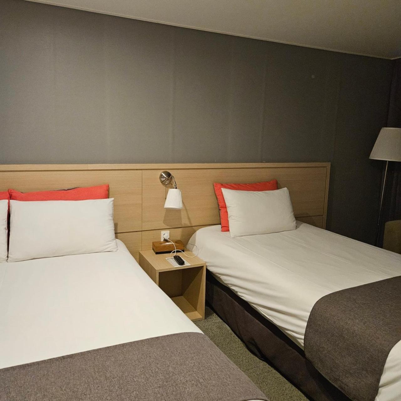 Hotel Shalom Чеджу Екстериор снимка