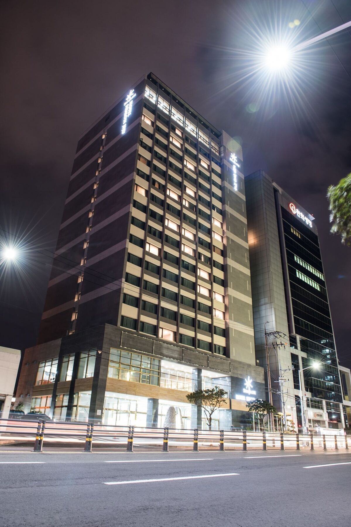 Hotel Shalom Чеджу Екстериор снимка